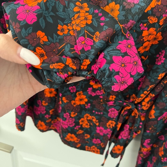 Topshop Floral Print Wrap Top - Picture 7 of 7